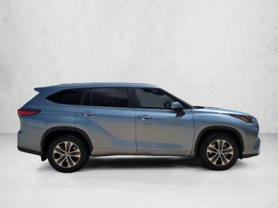 2023 Toyota Highlander XLE FWD (Natl)