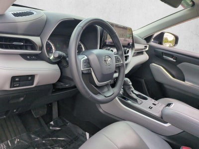 2023 Toyota Highlander XLE FWD (Natl)