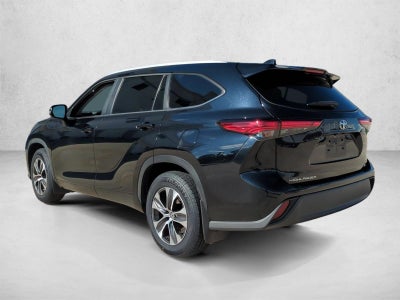 2023 Toyota Highlander XLE FWD (Natl)