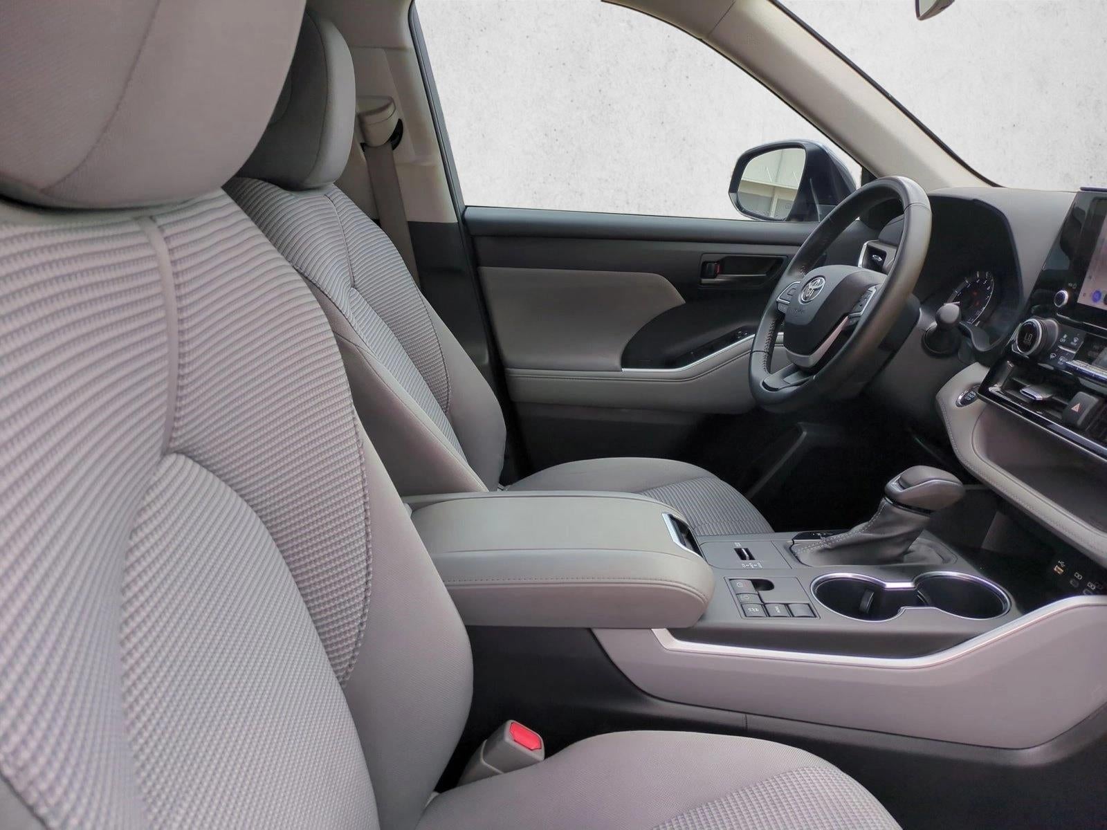 2023 Toyota Highlander LE FWD (GS)