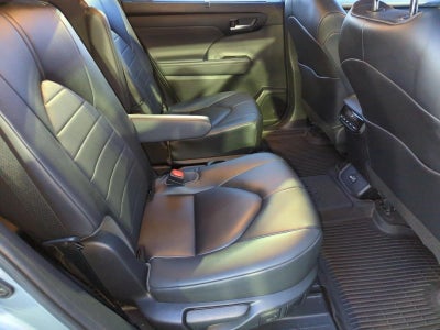 2023 Toyota Highlander XLE FWD (Natl)