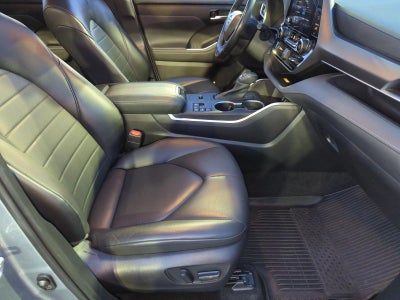 2023 Toyota Highlander XLE FWD (Natl)