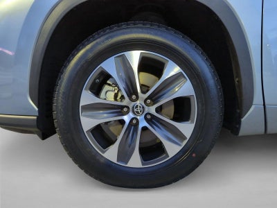 2023 Toyota Highlander XLE FWD (Natl)