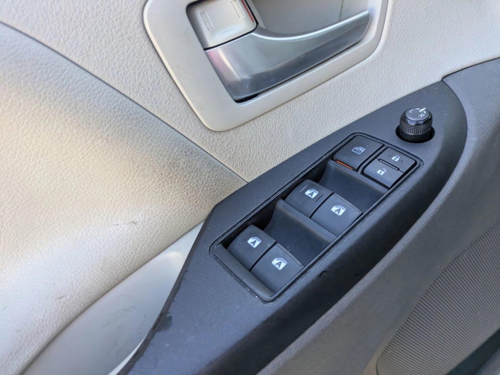 2015 Toyota Sienna 5dr 8-Pass Van LE FWD (Natl)