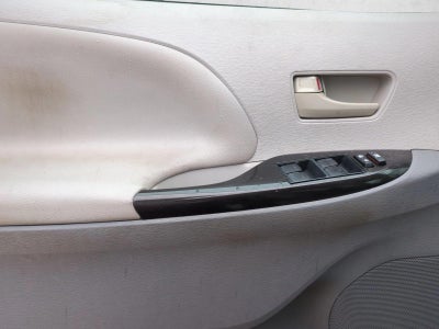 2014 Toyota Sienna 5dr 8-Pass Van V6 LE FWD (Natl)