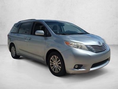 2016 Toyota Sienna 5dr 8-Pass Van XLE FWD (Natl)