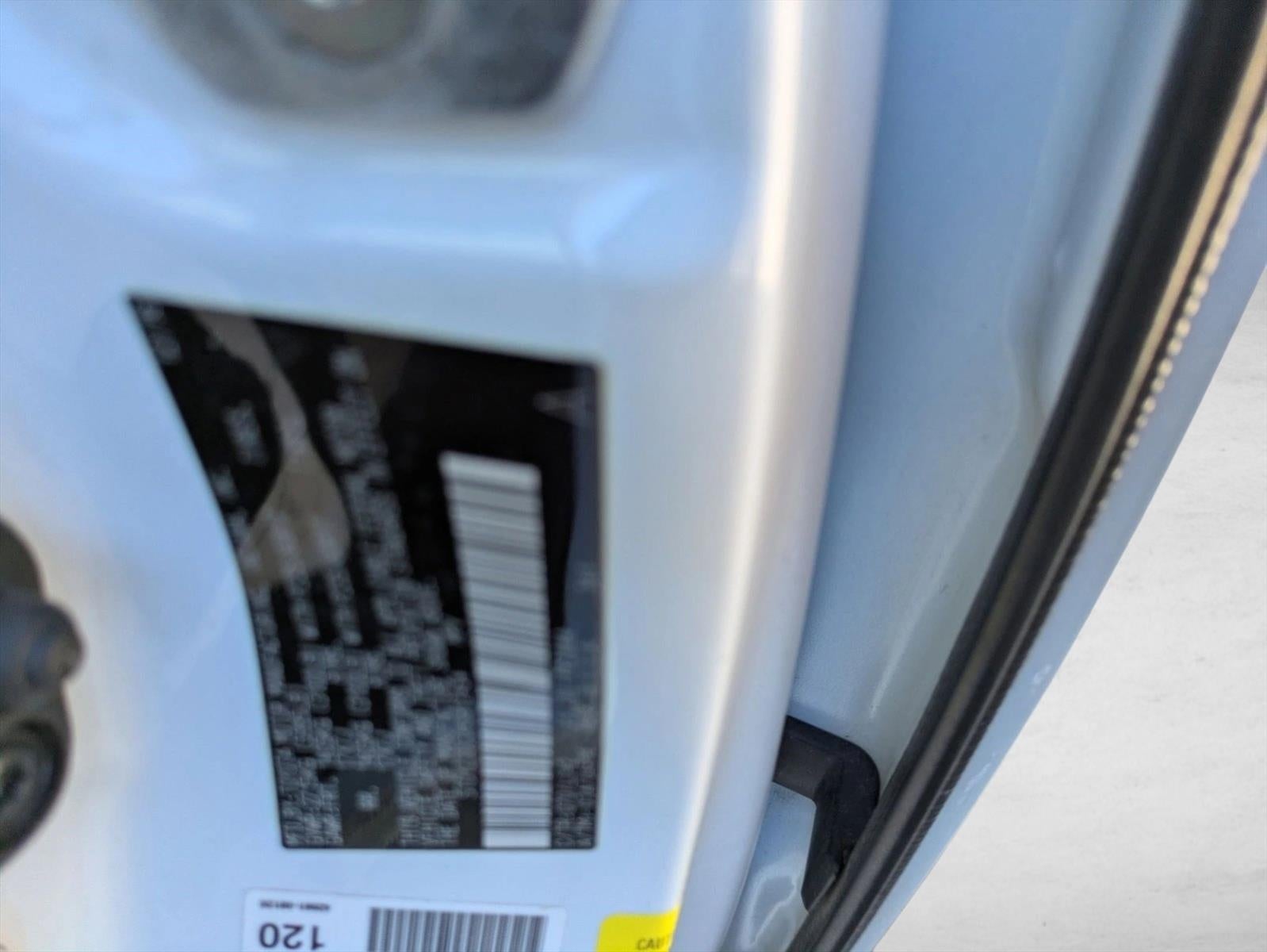 2017 Toyota Sienna XLE FWD 8-Passenger (Natl)