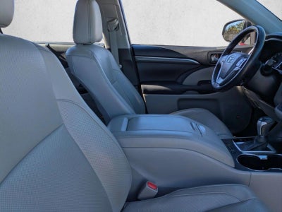 2017 Toyota Highlander Limited Platinum V6 FWD (Natl)