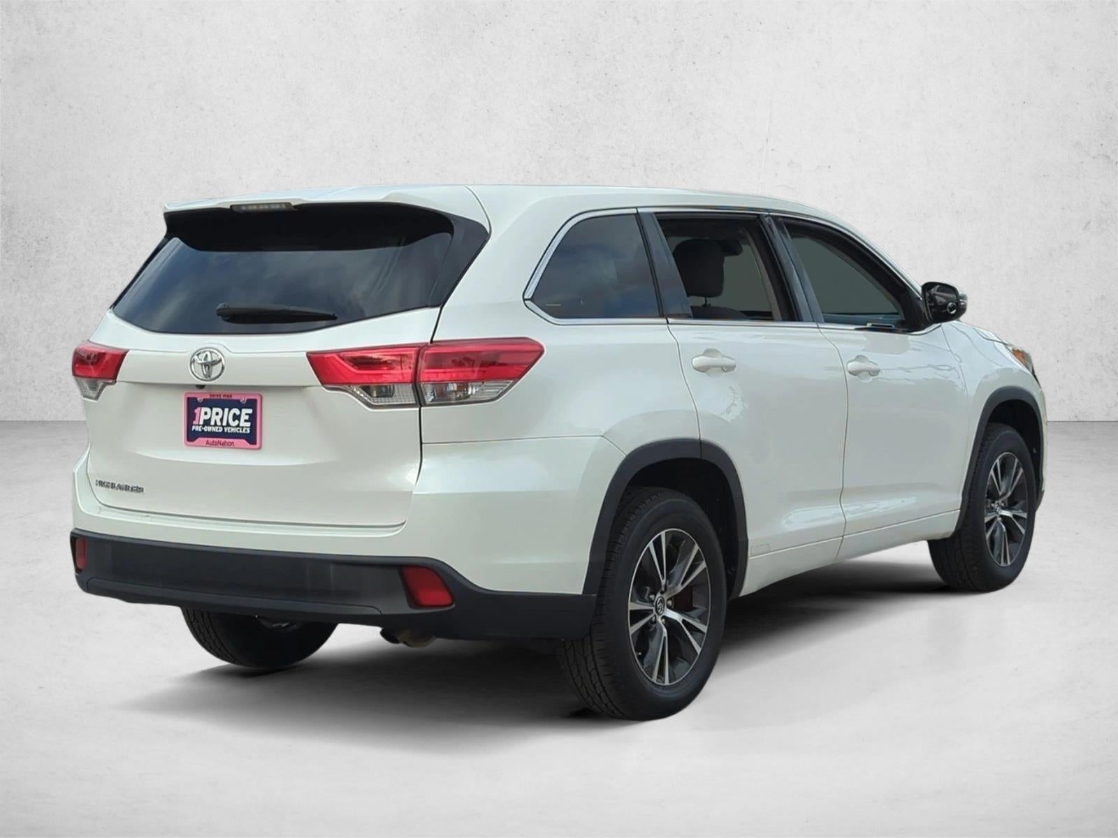 2018 Toyota Highlander LE I4 FWD (Natl)