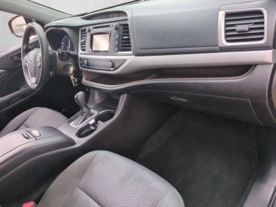 2019 Toyota Highlander LE I4 FWD (Natl)