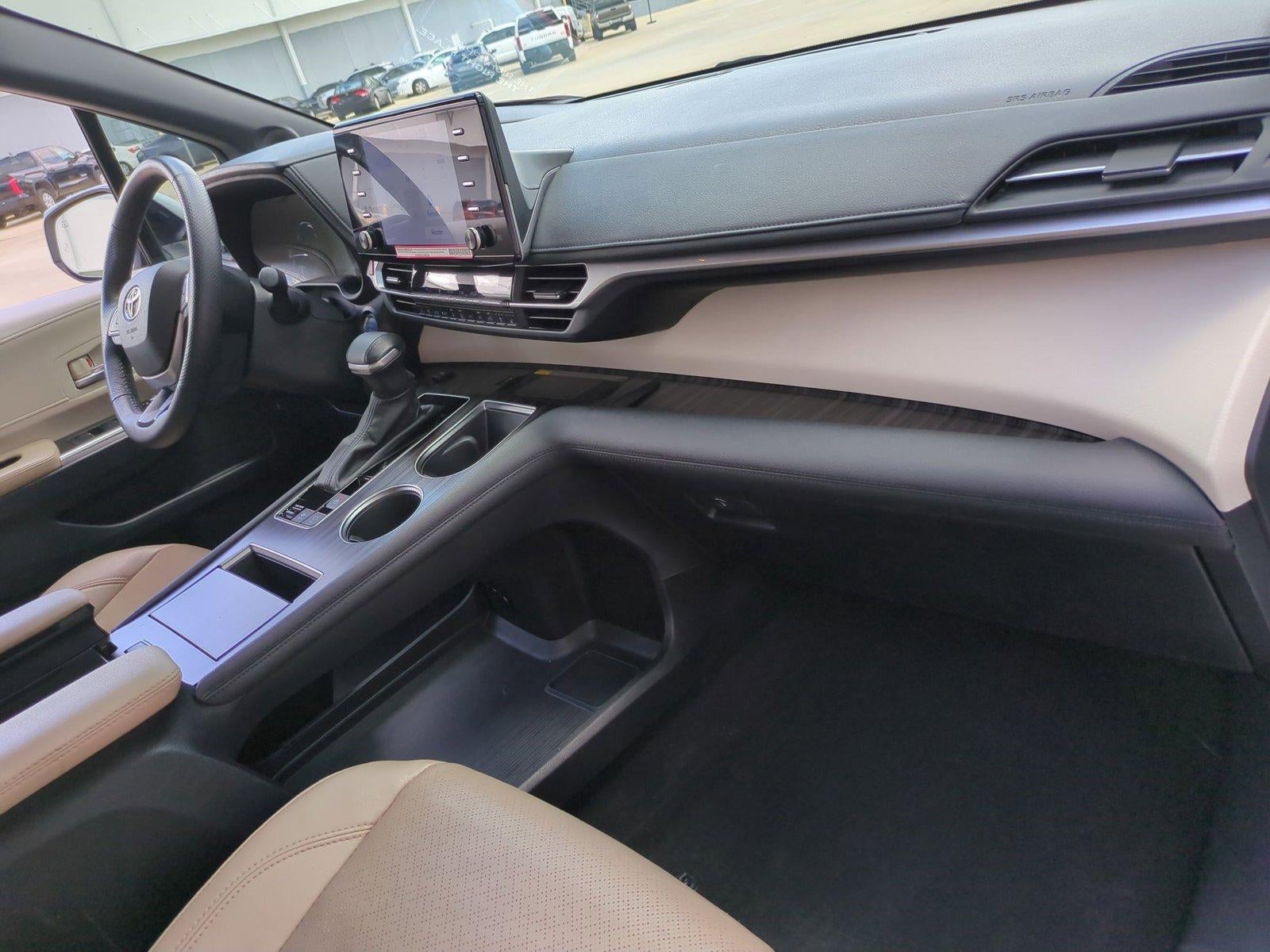 2024 Toyota Sienna Limited FWD 7-Passenger (Natl)