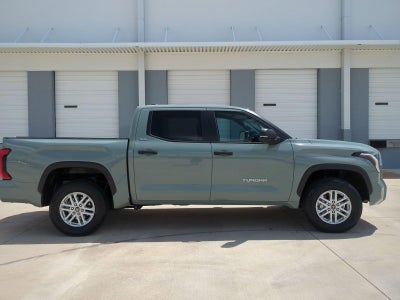 2024 Toyota Tundra 4WD 4WD SR5 CrewMax 5.5' Bed (SE)