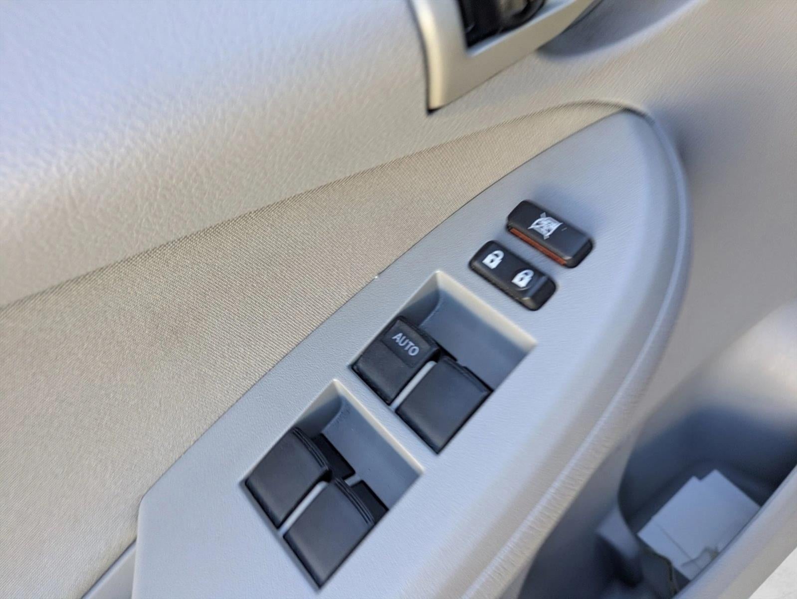 2013 Toyota Corolla 4dr Sdn Auto L (Natl)