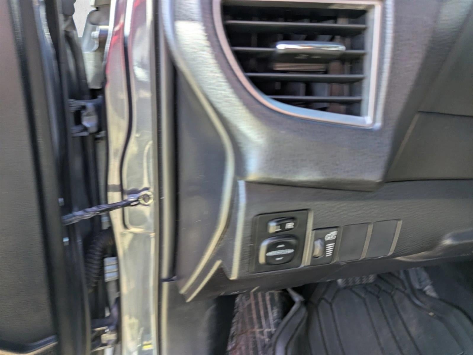 2015 Toyota Corolla 4dr Sdn CVT Auto S (SE)