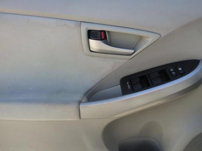 2013 Toyota Prius 5dr HB Two (Natl)