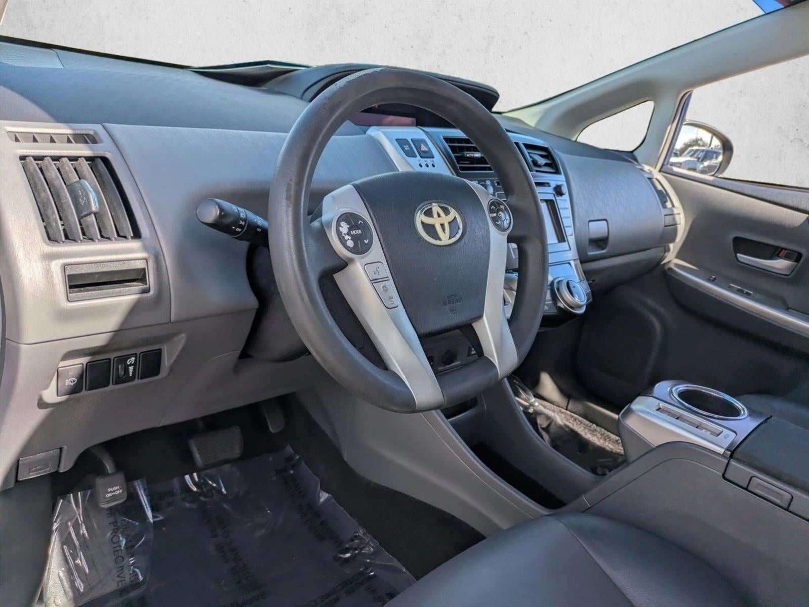 2012 Toyota Prius v 5dr Wgn Five (Natl)