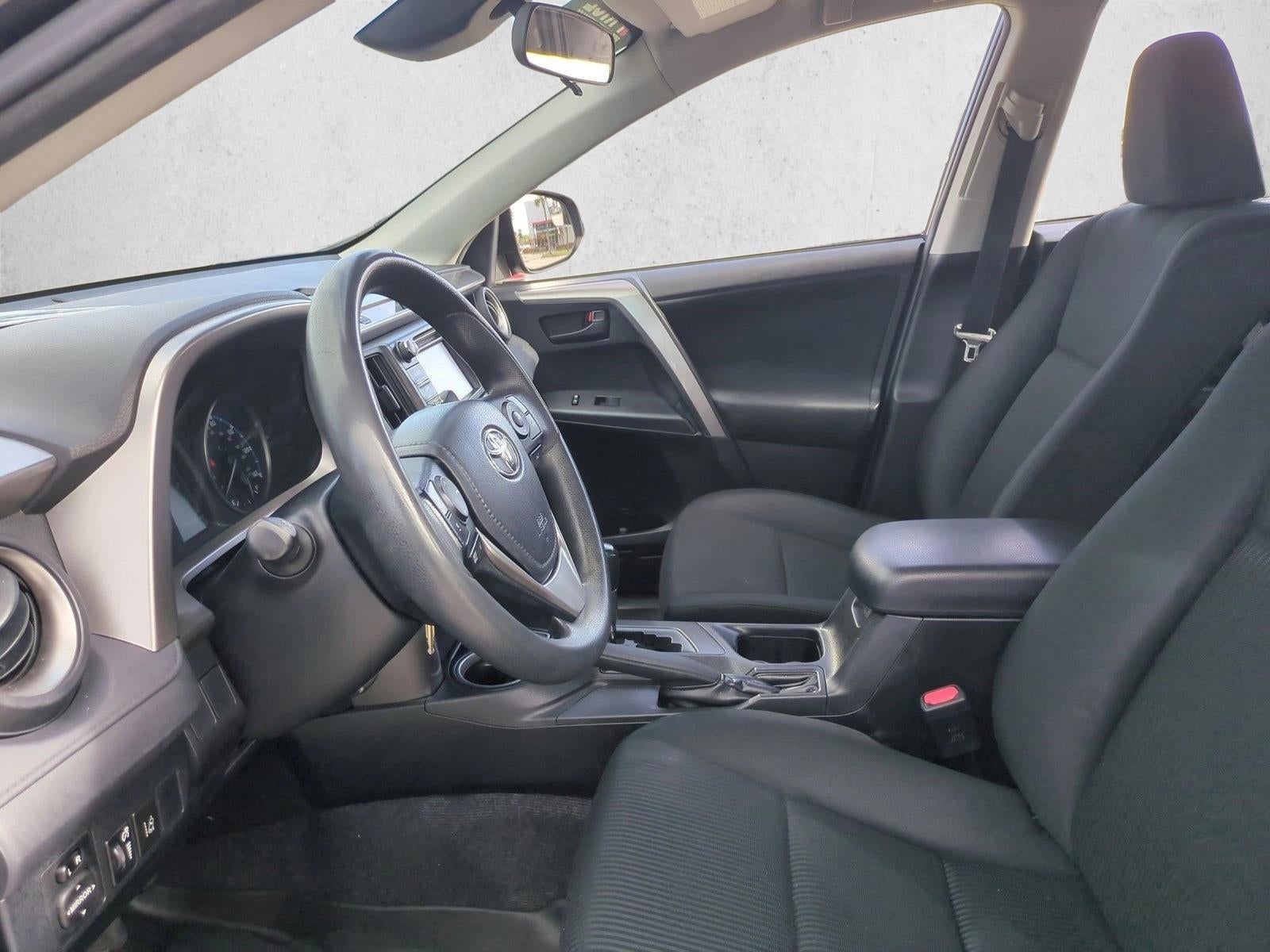 2017 Toyota RAV4 LE FWD (GS)