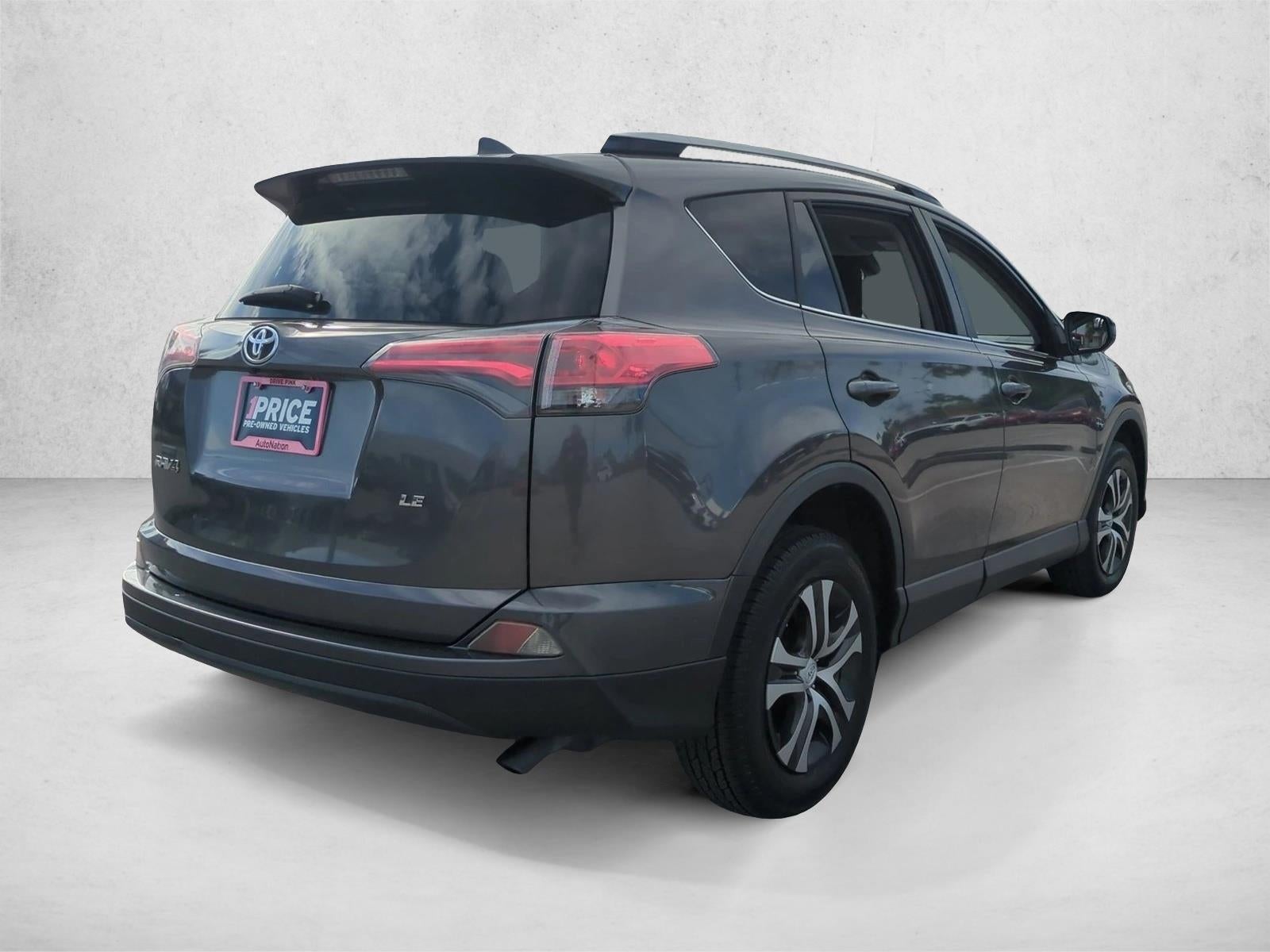 2017 Toyota RAV4 LE FWD (GS)
