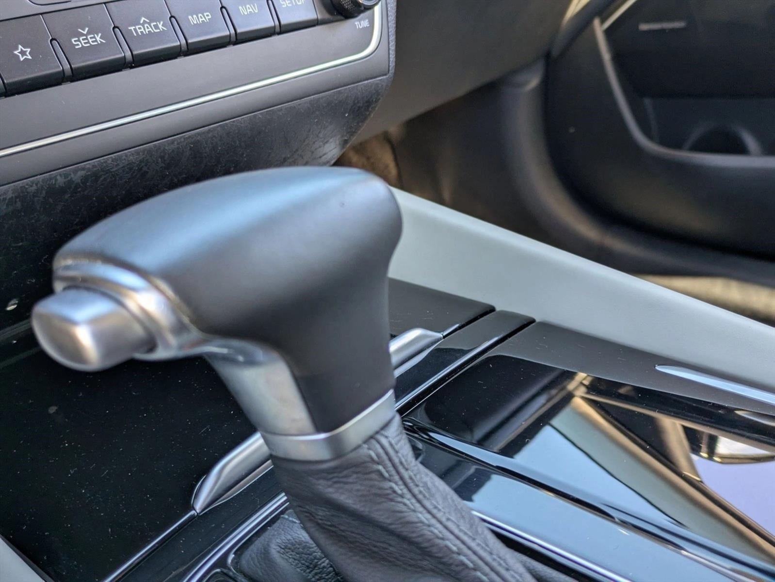 2019 Kia Cadenza Limited Sedan