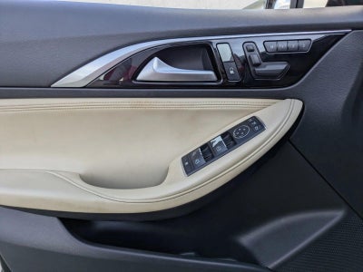 2017 INFINITI QX30 Premium AWD