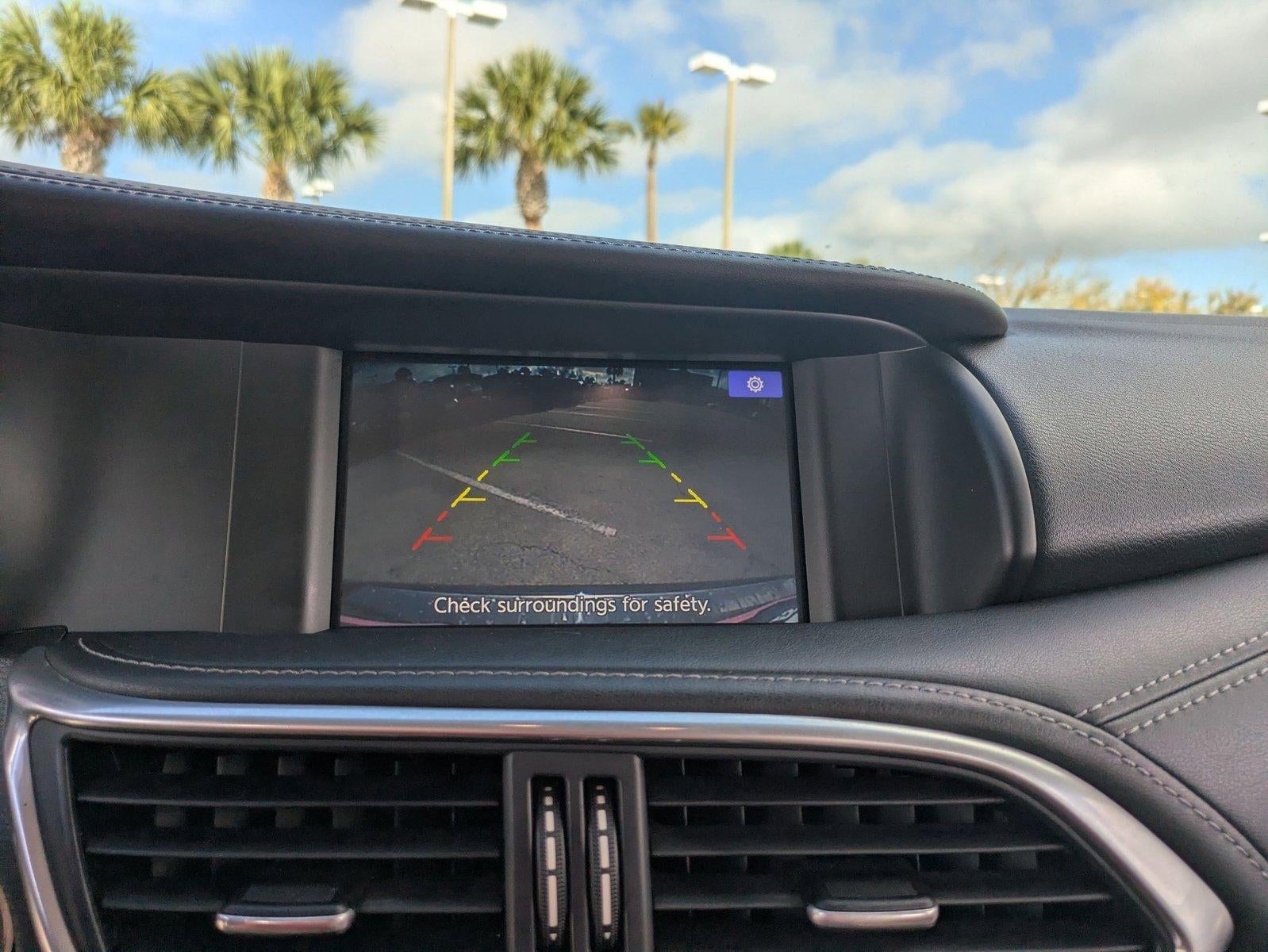 2017 INFINITI QX30 Premium AWD