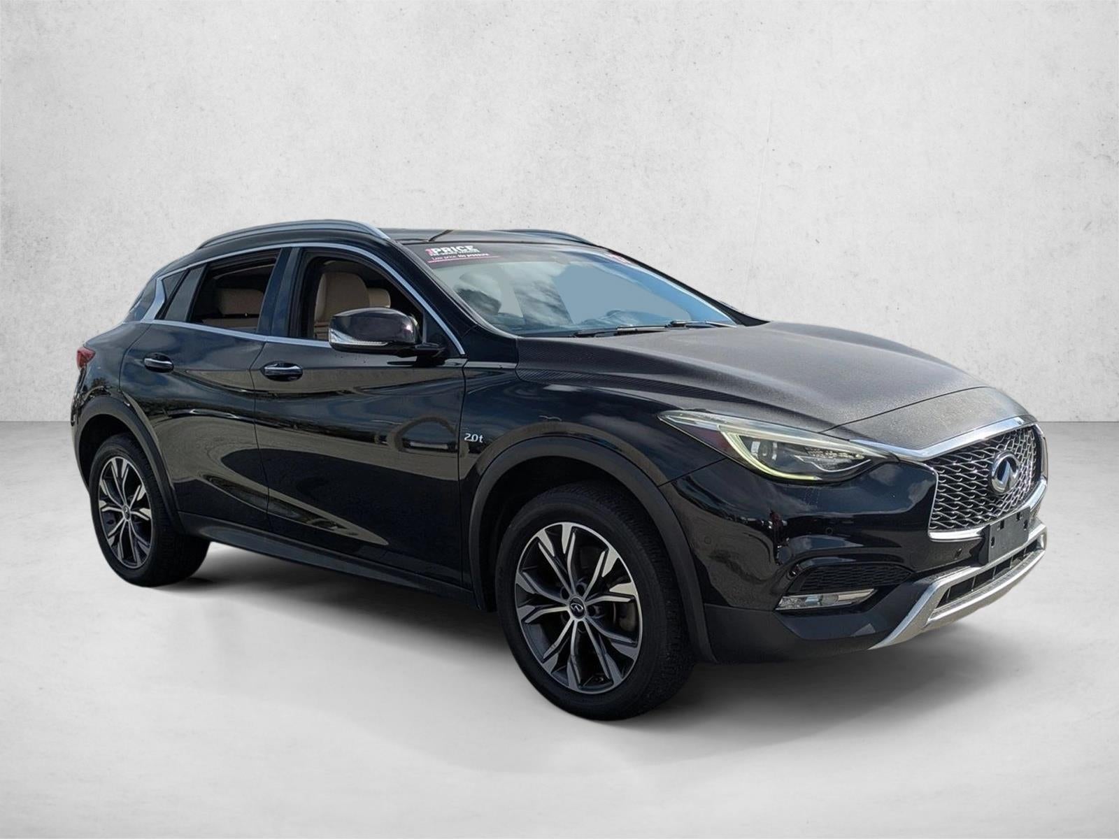 2017 INFINITI QX30 Premium AWD