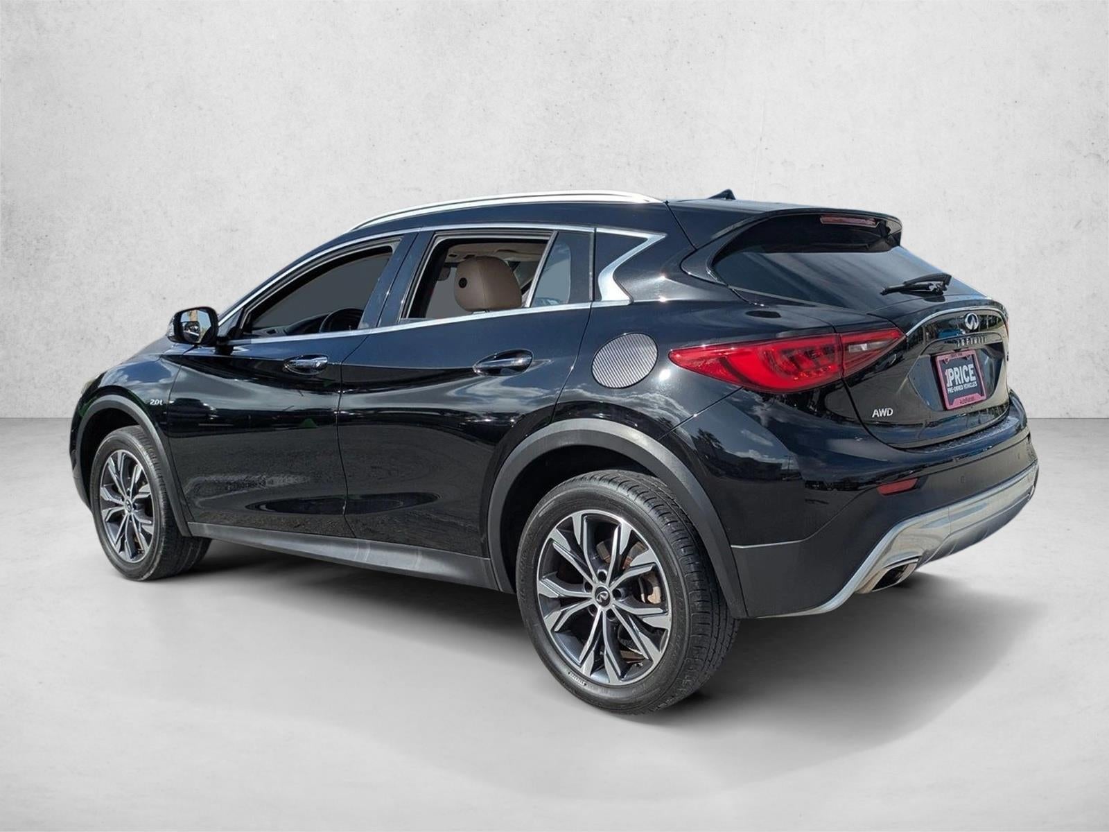 2017 INFINITI QX30 Premium AWD