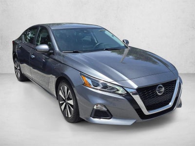 2022 Nissan Altima 2.5 SV Sedan