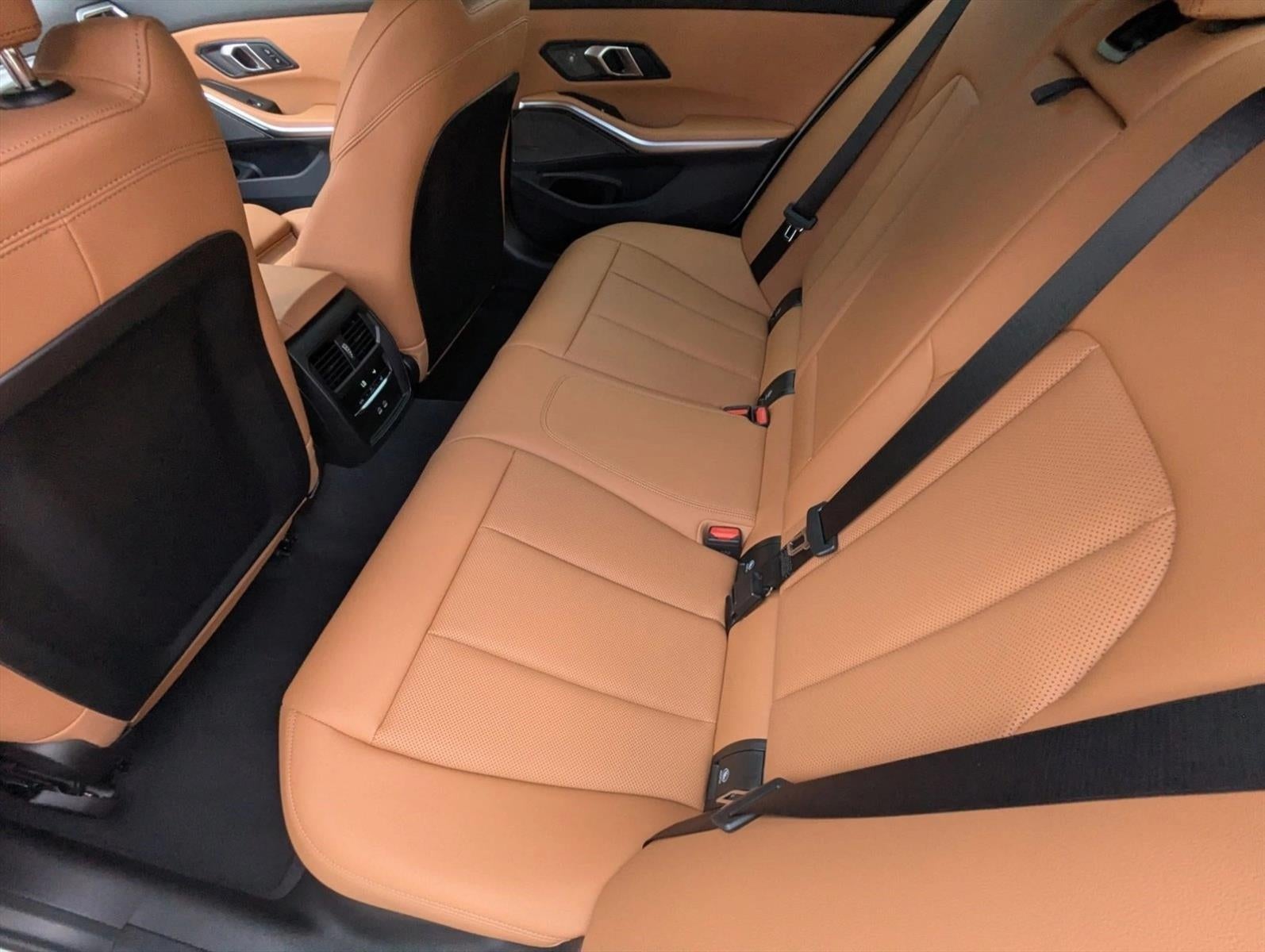 2025 BMW 330i Sedan