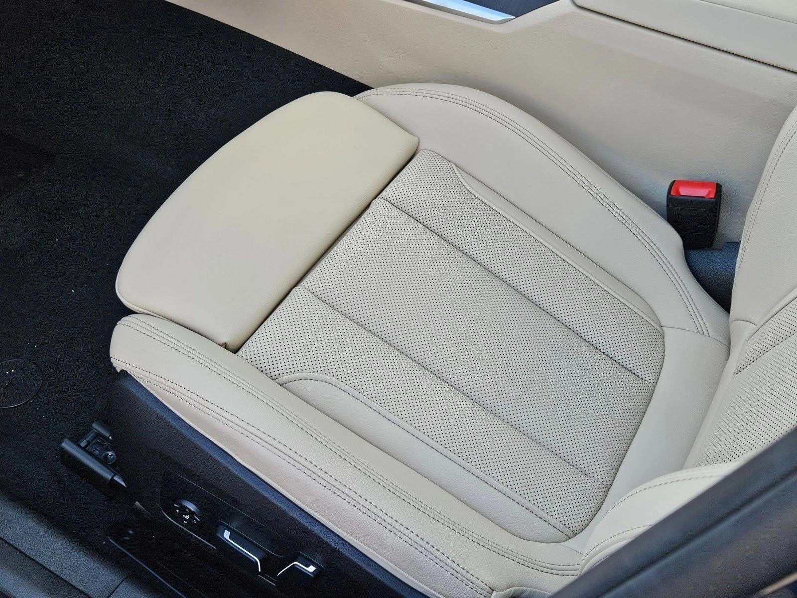 2025 BMW 330i Sedan