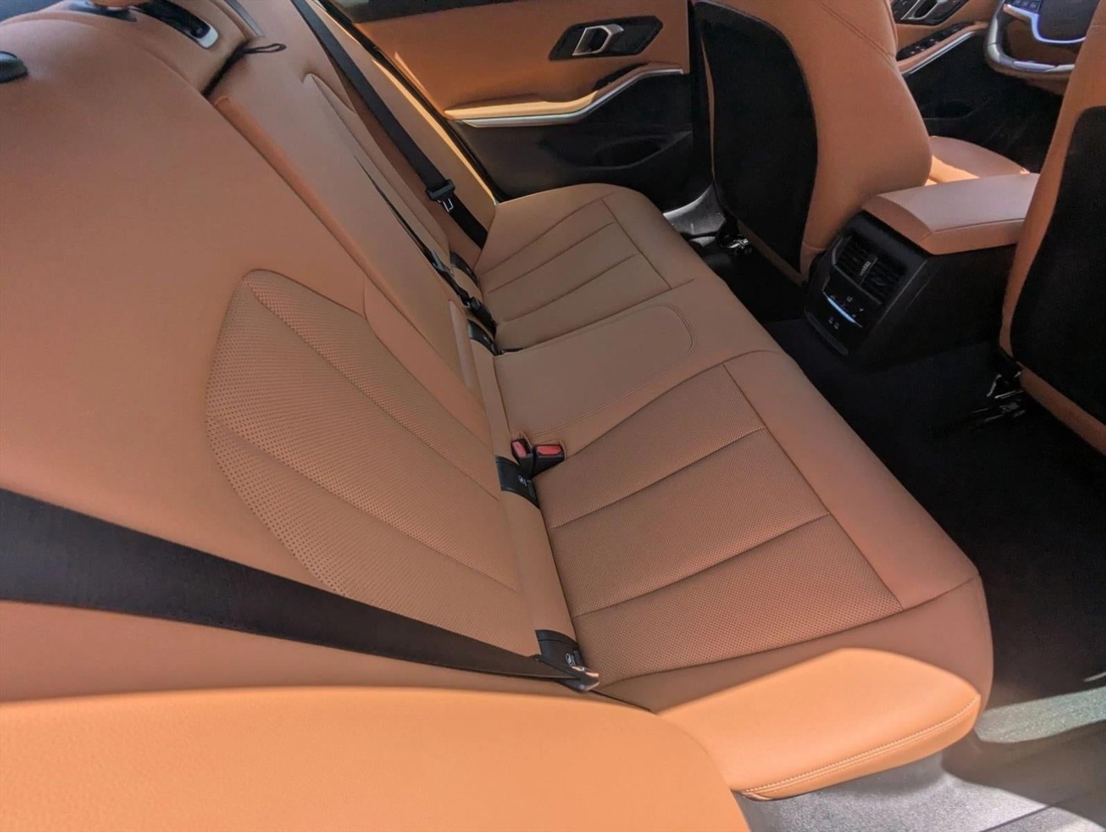 2025 BMW 330i Sedan