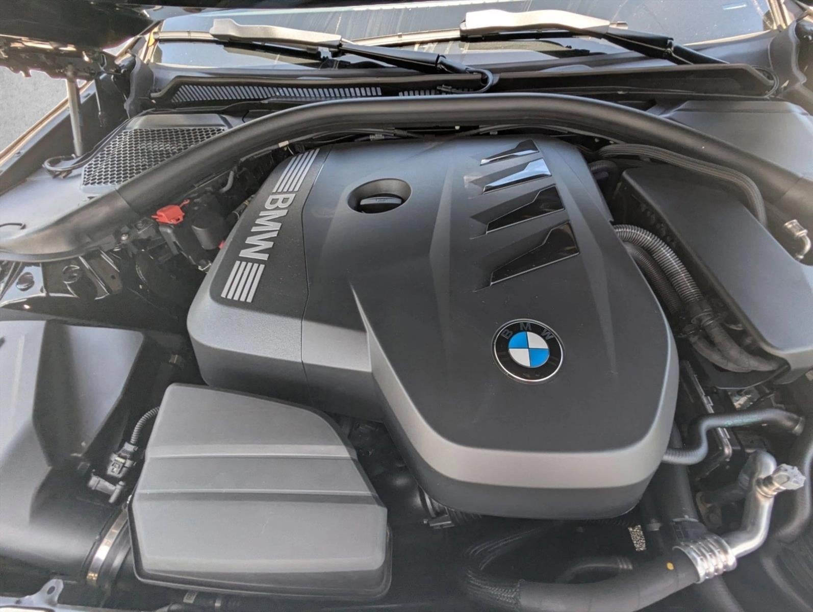 2025 BMW 330i Sedan