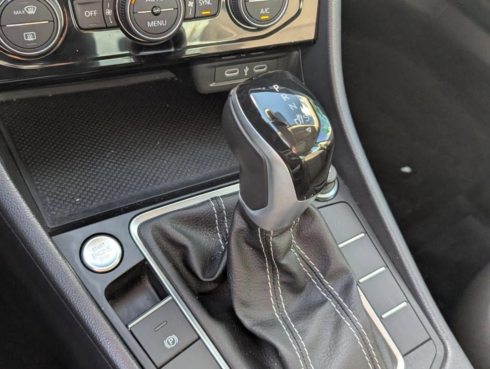 2023 Volkswagen Jetta SE Auto