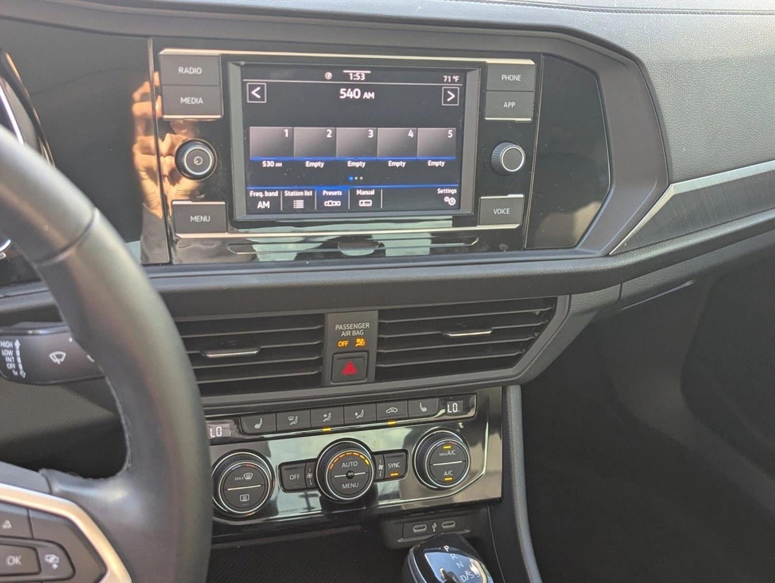 2023 Volkswagen Jetta SE Auto