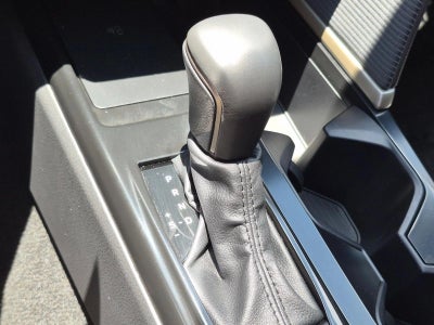 2025 Toyota Camry SE (Natl)