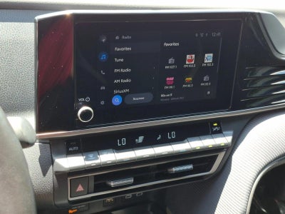 2025 Toyota Camry SE (Natl)
