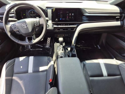 2025 Toyota Camry SE (Natl)