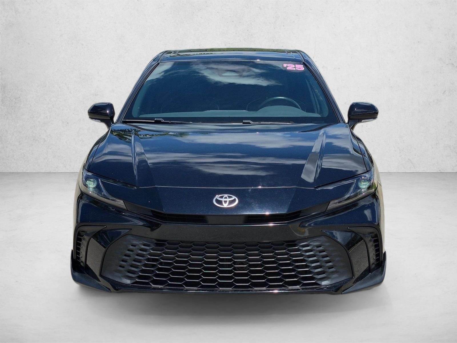 2025 Toyota Camry SE (Natl)