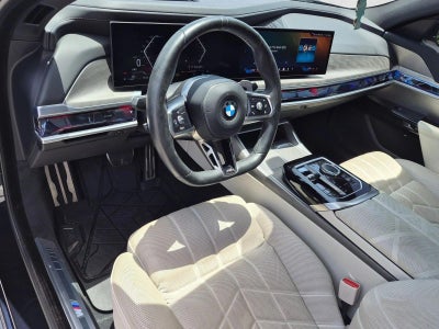 2023 BMW 740i Sedan