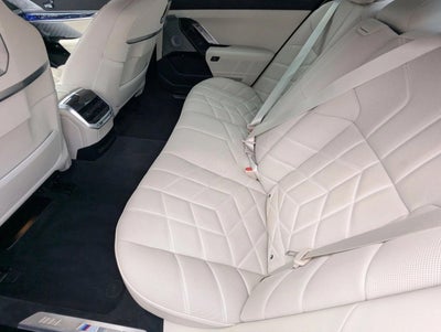 2024 BMW 760i xDrive Sedan