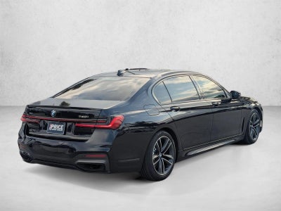 2022 BMW 740i xDrive Sedan