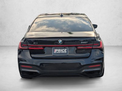 2022 BMW 740i xDrive Sedan