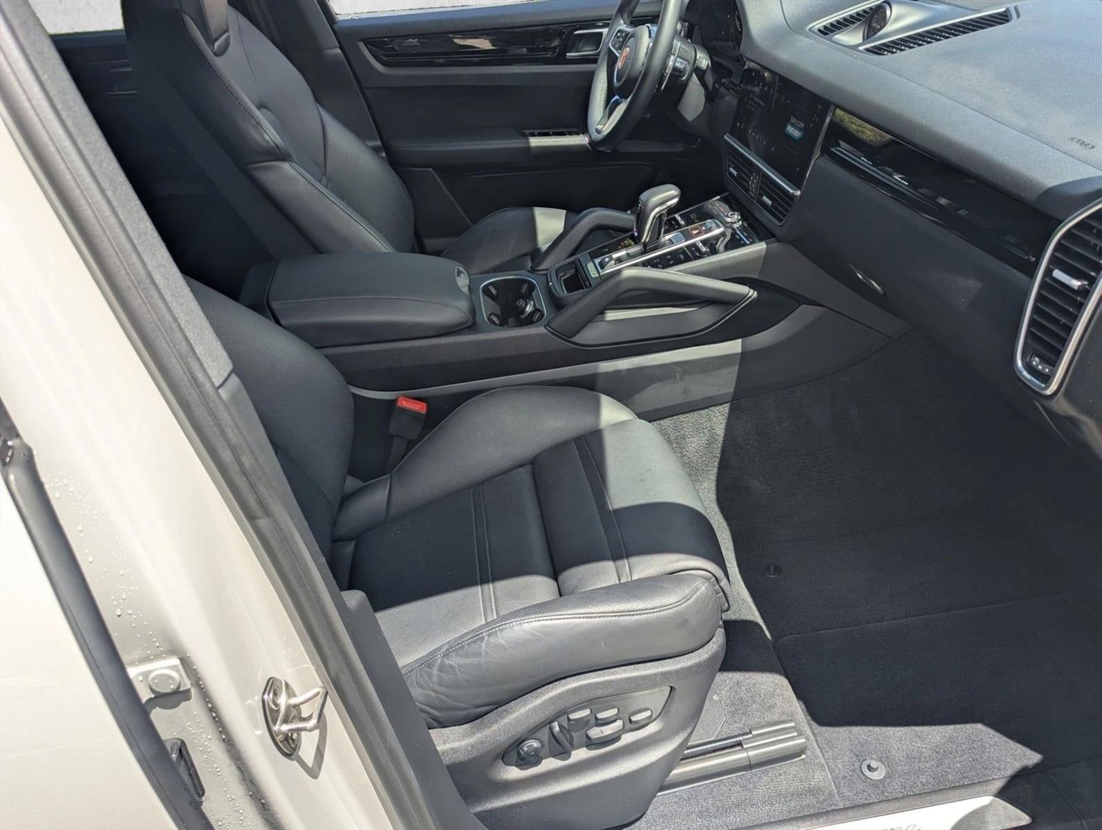 2023 Porsche Cayenne Platinum Edition AWD