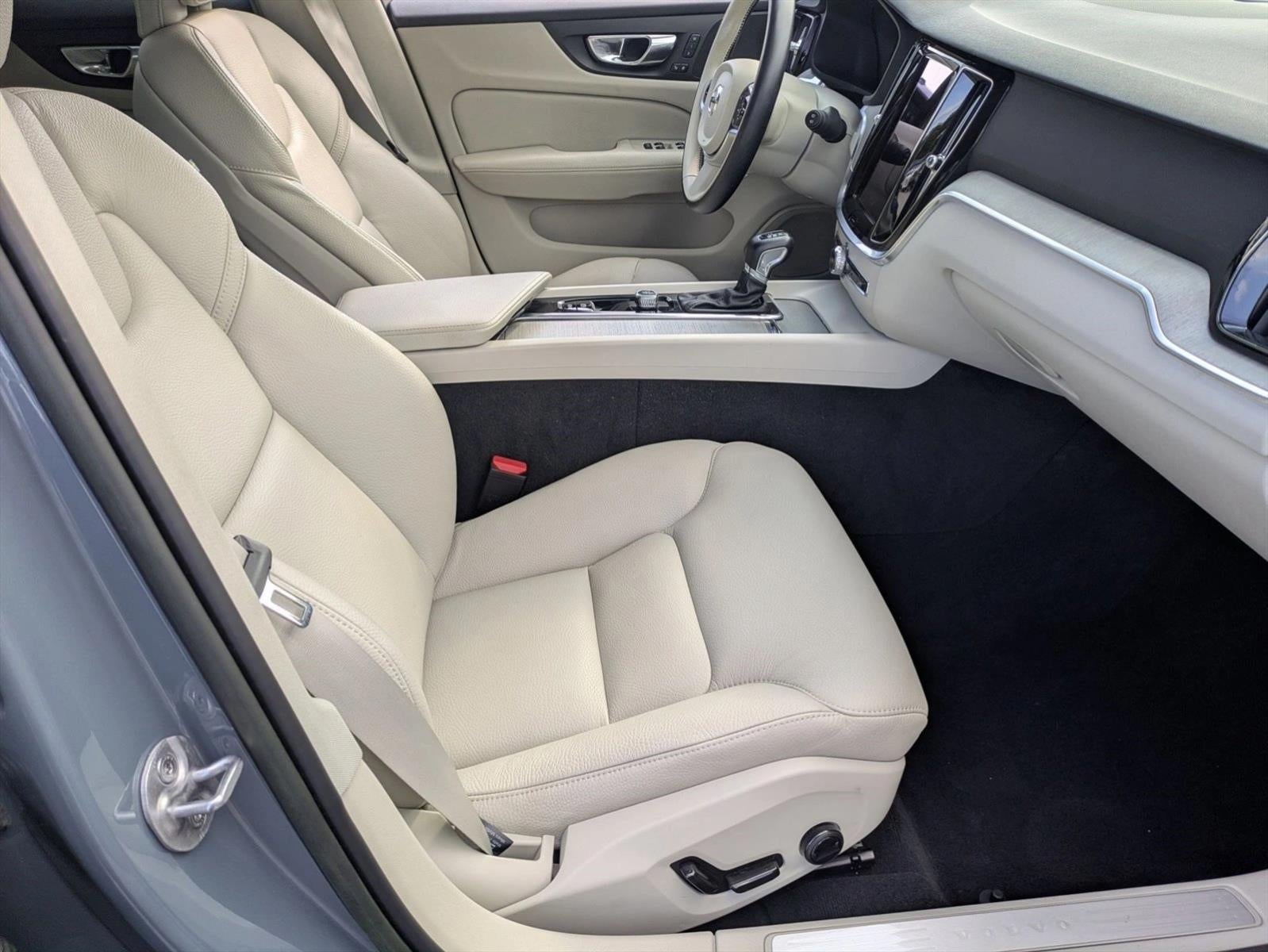 2022 Volvo V60 Cross Country T5 AWD