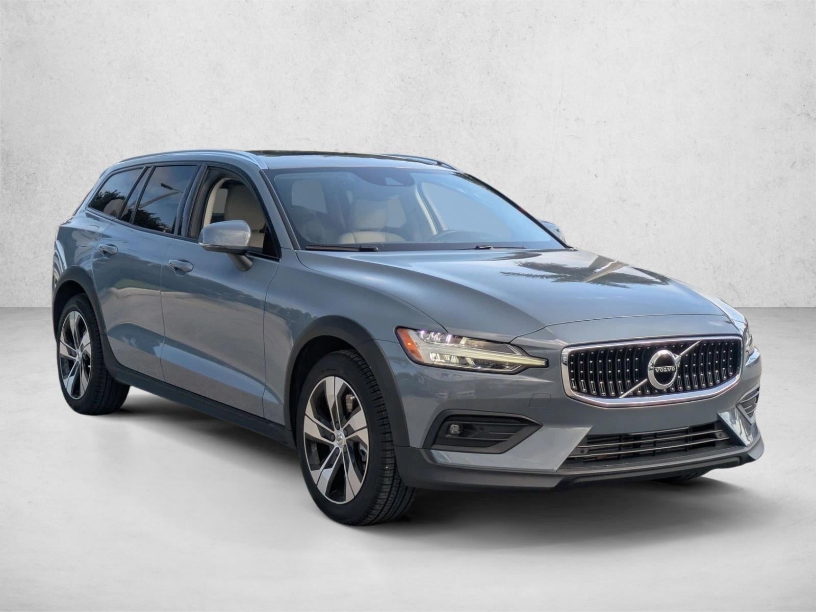 2022 Volvo V60 Cross Country T5 AWD