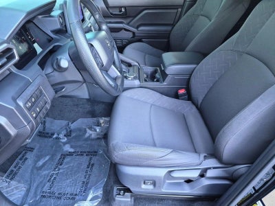 2026 Toyota Tacoma 4WD 4WD SR Double Cab 5' Bed AT (GS)