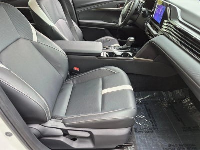 2025 Toyota Camry SE (Natl)