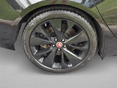 2022 Jaguar XF SE Sedan RWD