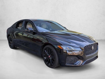 2022 Jaguar XF SE Sedan RWD