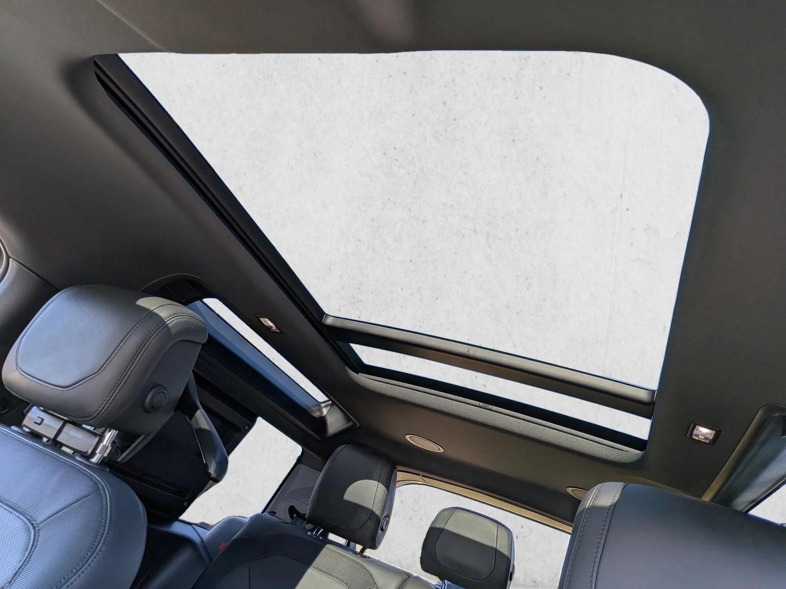 2023 Land Rover Defender 90 X-Dynamic SE AWD